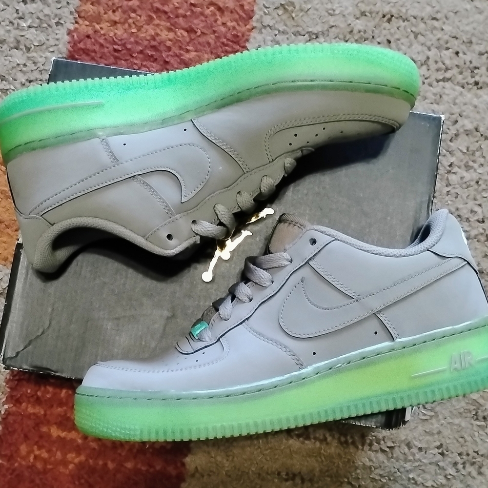 Nike Air Force 1 Low “Grey Ash-Green Glow in the Dark” 6Y (W7½)